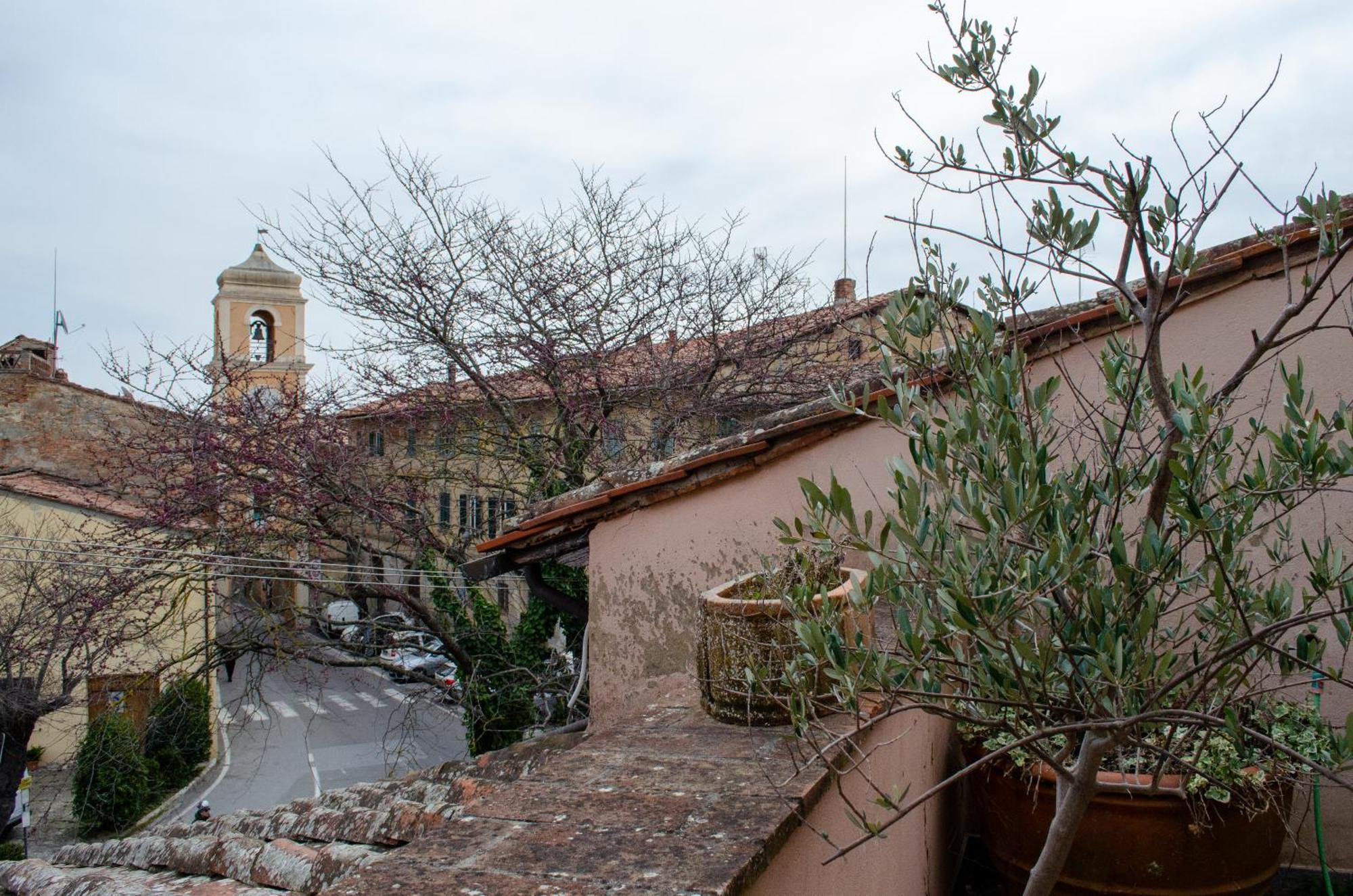 Antica Dimora Leones Bed and Breakfast Palaia Εξωτερικό φωτογραφία