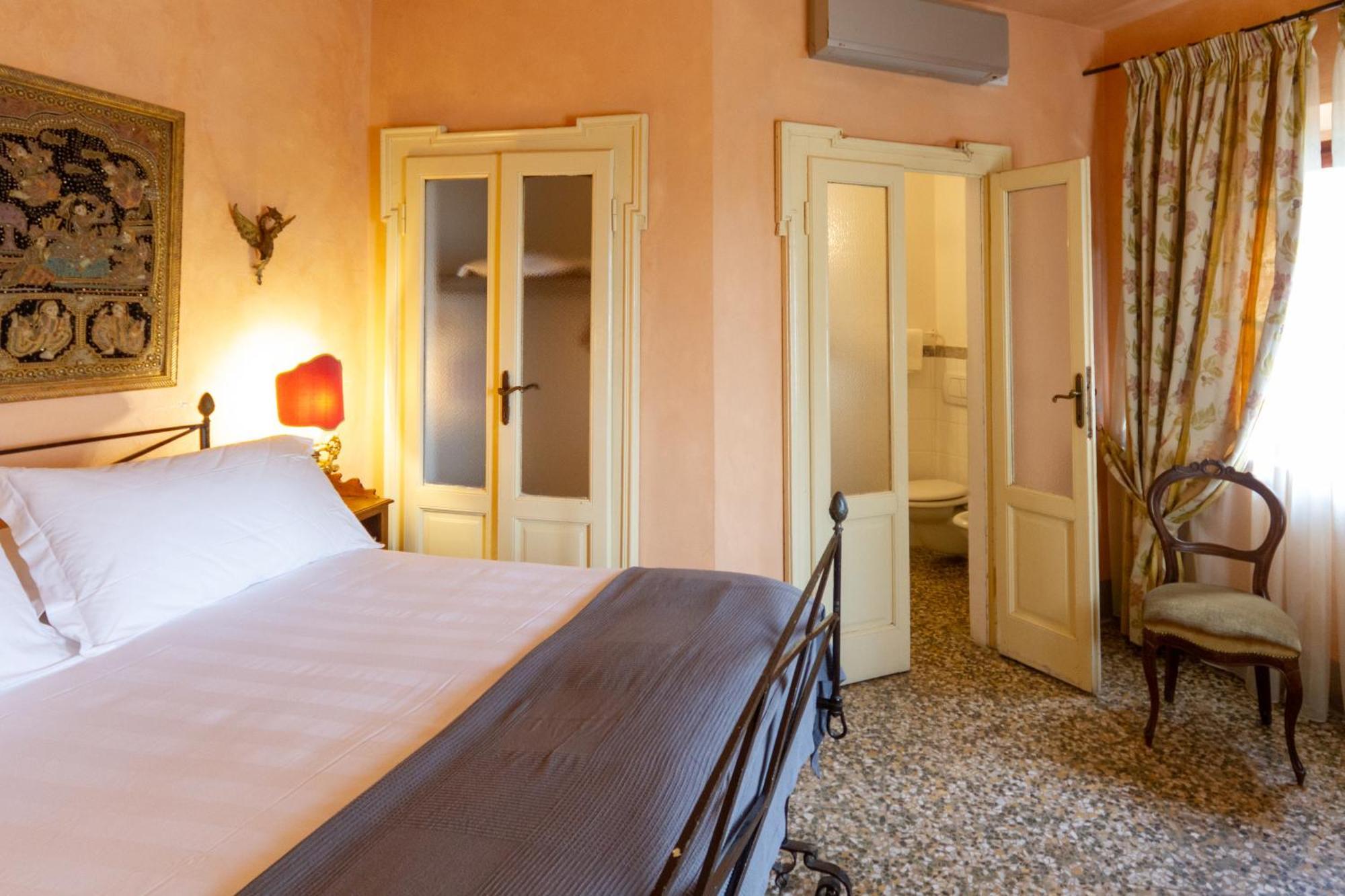 Antica Dimora Leones Bed and Breakfast Palaia Εξωτερικό φωτογραφία