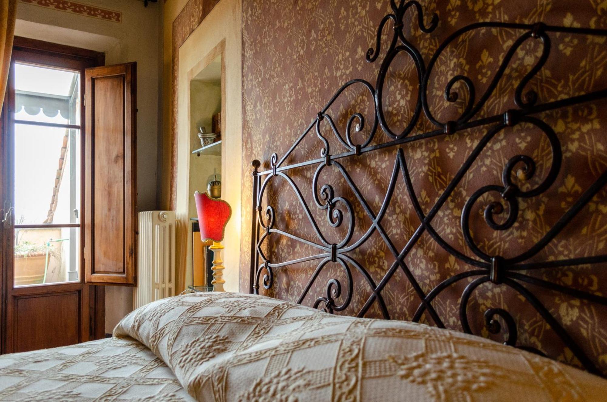 Antica Dimora Leones Bed and Breakfast Palaia Εξωτερικό φωτογραφία